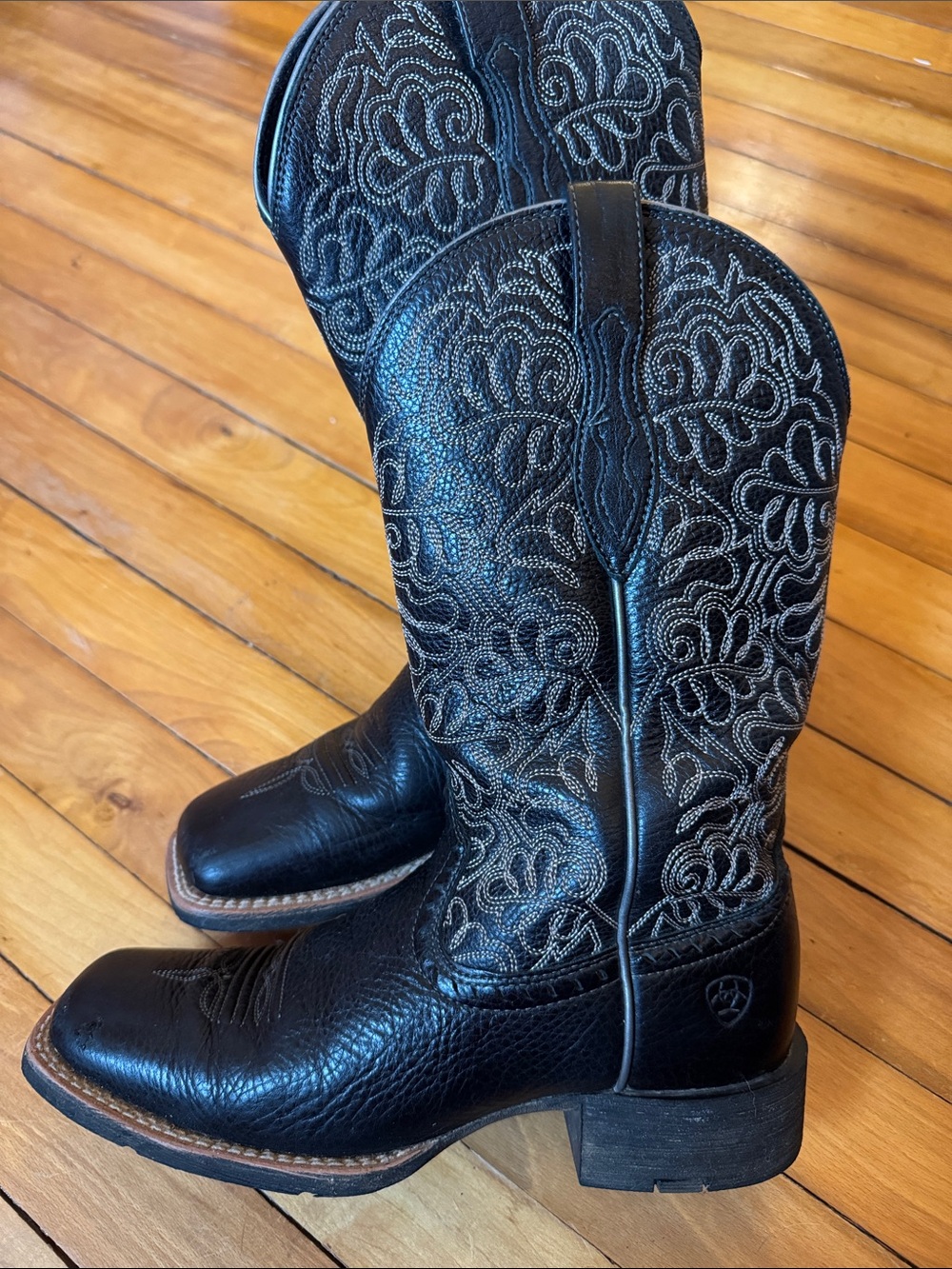 Ariat square toe cowgirl boots - Picture 8 of 11